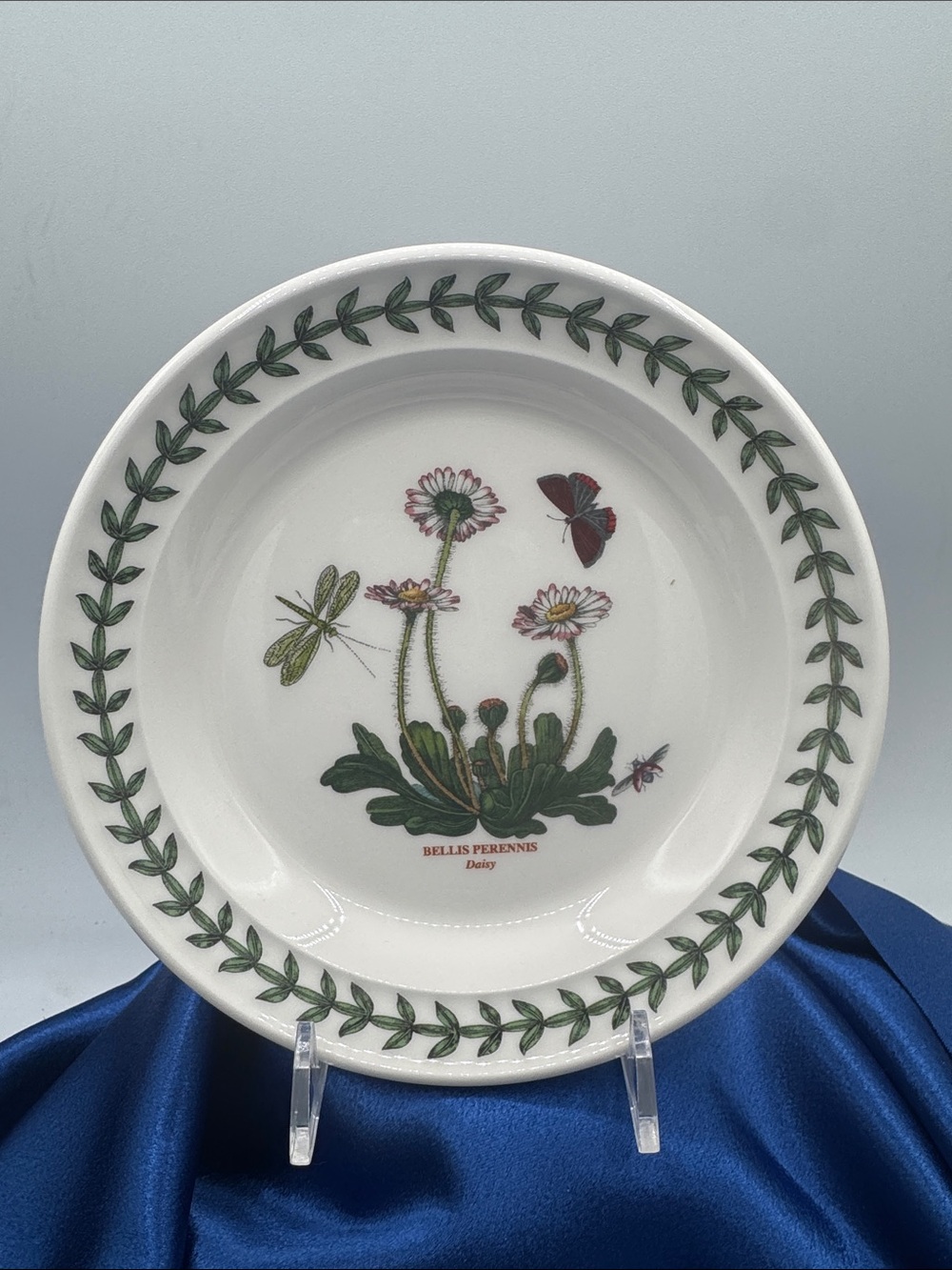 Portmeirion Botanic Garden collection Bread Plate; Bellis Perennis “Daisy”